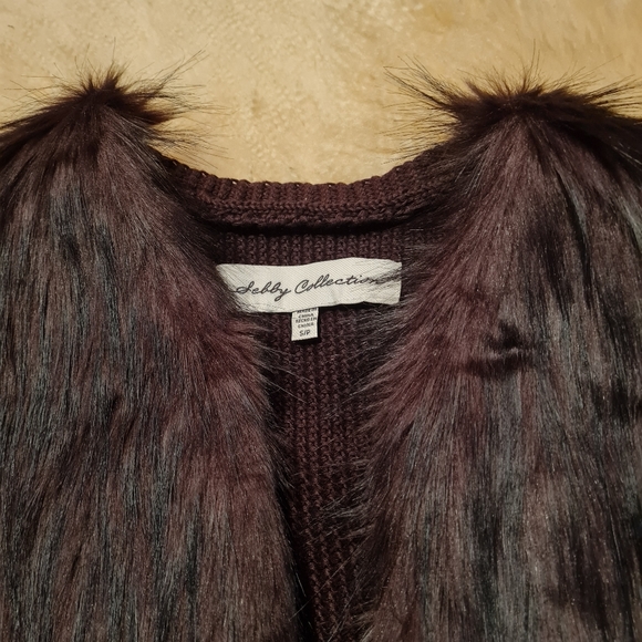 Boutique Debby Collection Faux Fur Open Front Vest Brown Burgundy Size S NWT - Picture 3 of 11